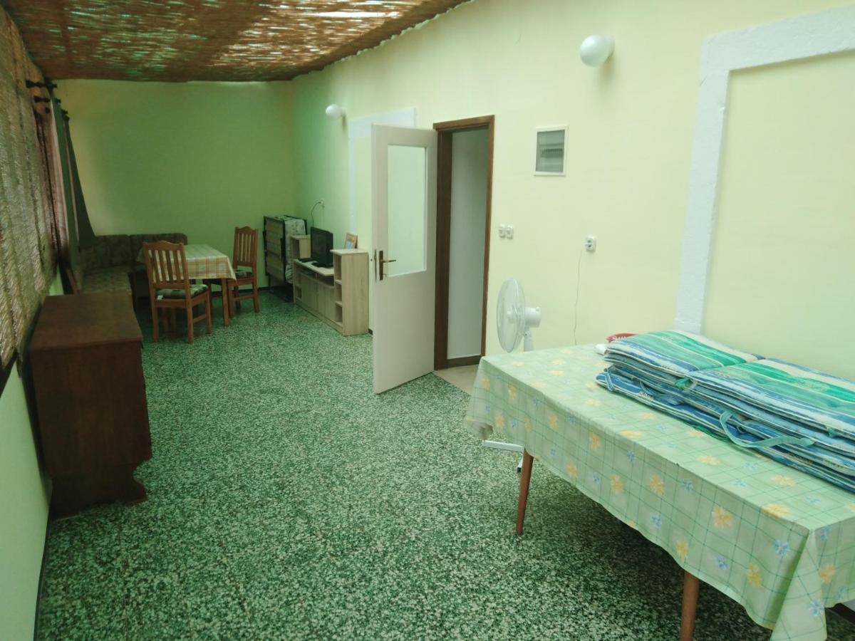 Elda Apartment *