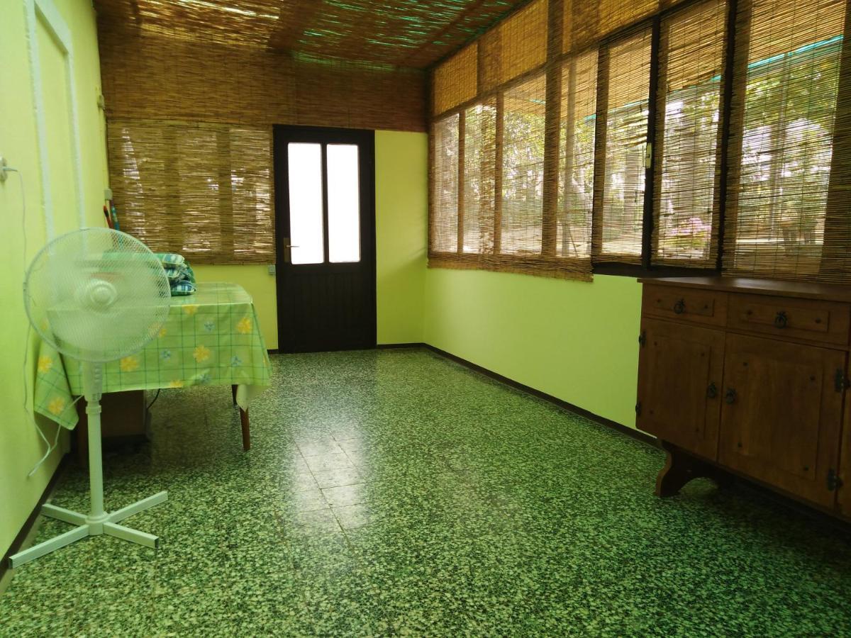 Elda Apartment *